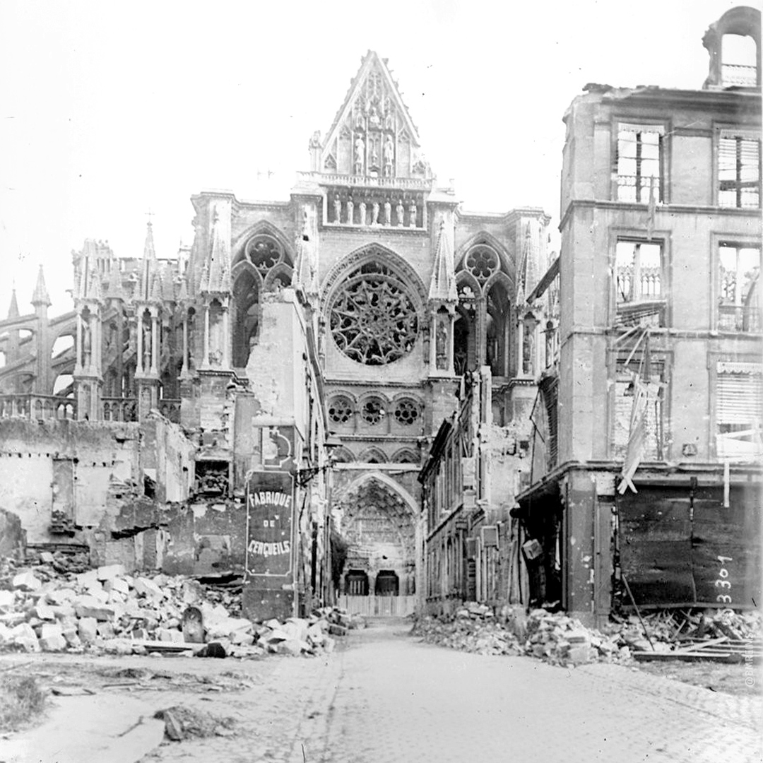 Vue de la façade nord après la première guerre mondiale. ©BNF