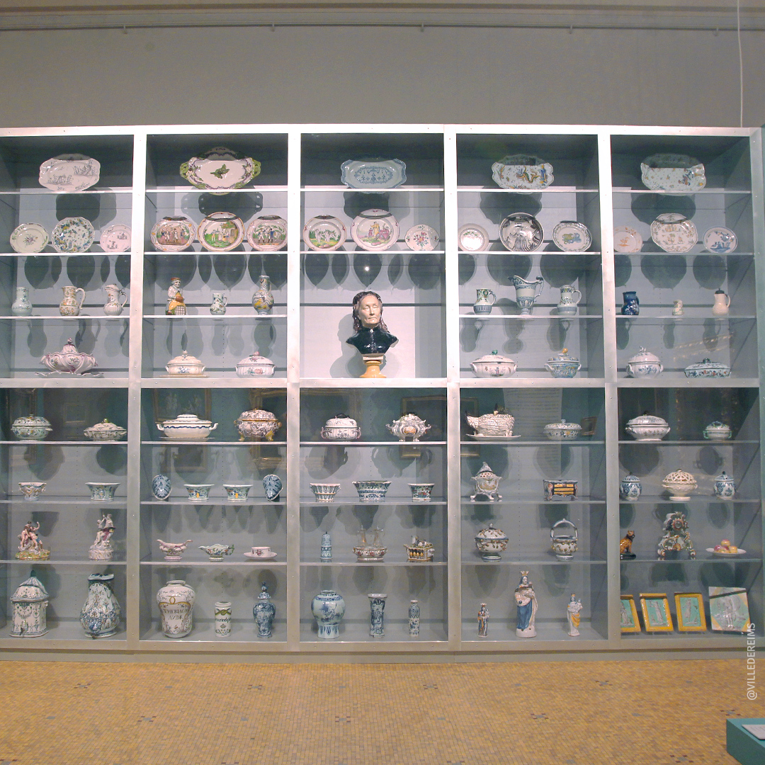 Collectie keramiek waarvan een groot deel door Jeanne Alexandrine Pommery aan het museum is geschonken. ©Museum voor Schone Kunsten