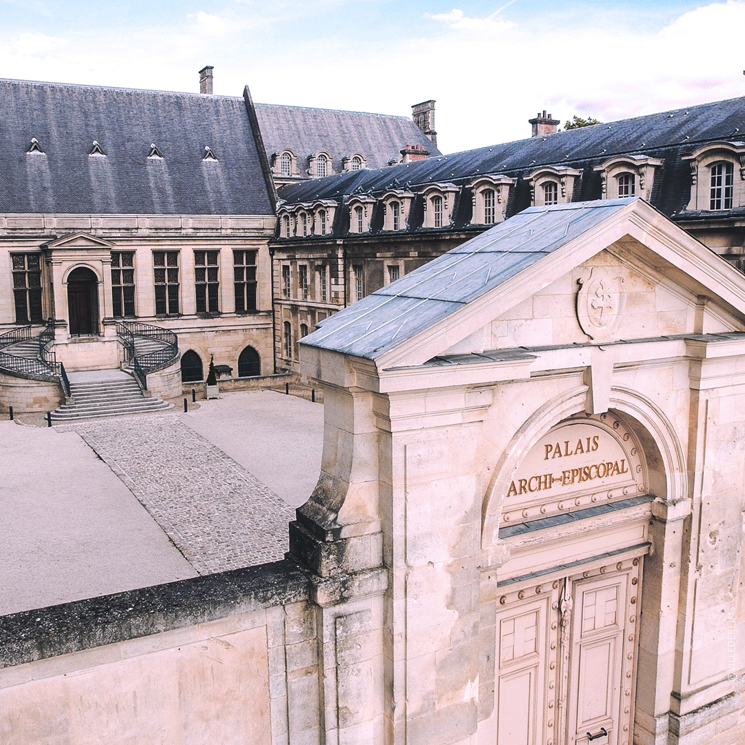 Entrée du Palais du Tau. ©Artechdrone pour Ville de Reims