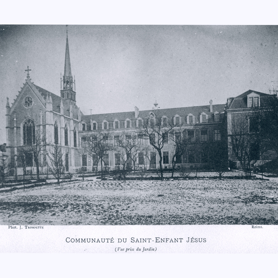 1860 : Bénédiction de la nouvelle chapelle par le Cardinal Gousset. ©SoeursSaintEnfantJesus