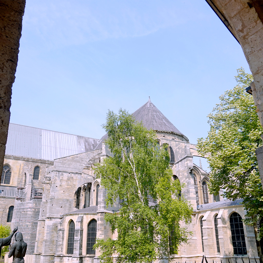 Blick auf die Basilika Saint-Remi aus dem Inneren der Überreste. ©Stadt Reims