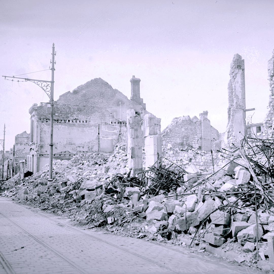 Rue Gambetta na de bombardementen in 1914. ©BNF