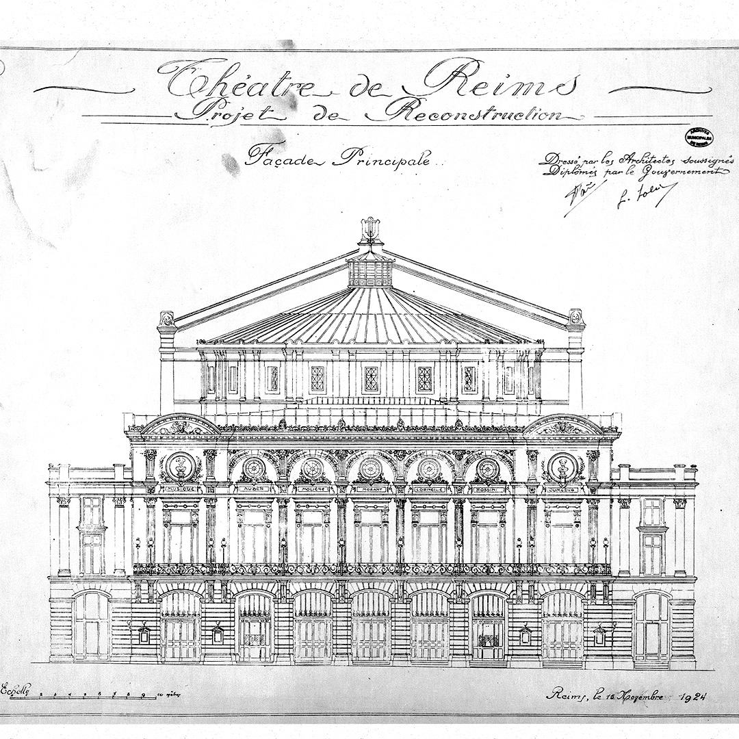 Plan de la façade principale, 1924.
Le grand théâtre est l'un des derniers bâtiments reconstruit après la première guerre mondiale. Il ne rouvre ses portes qu'en 1931.  ©ACMR