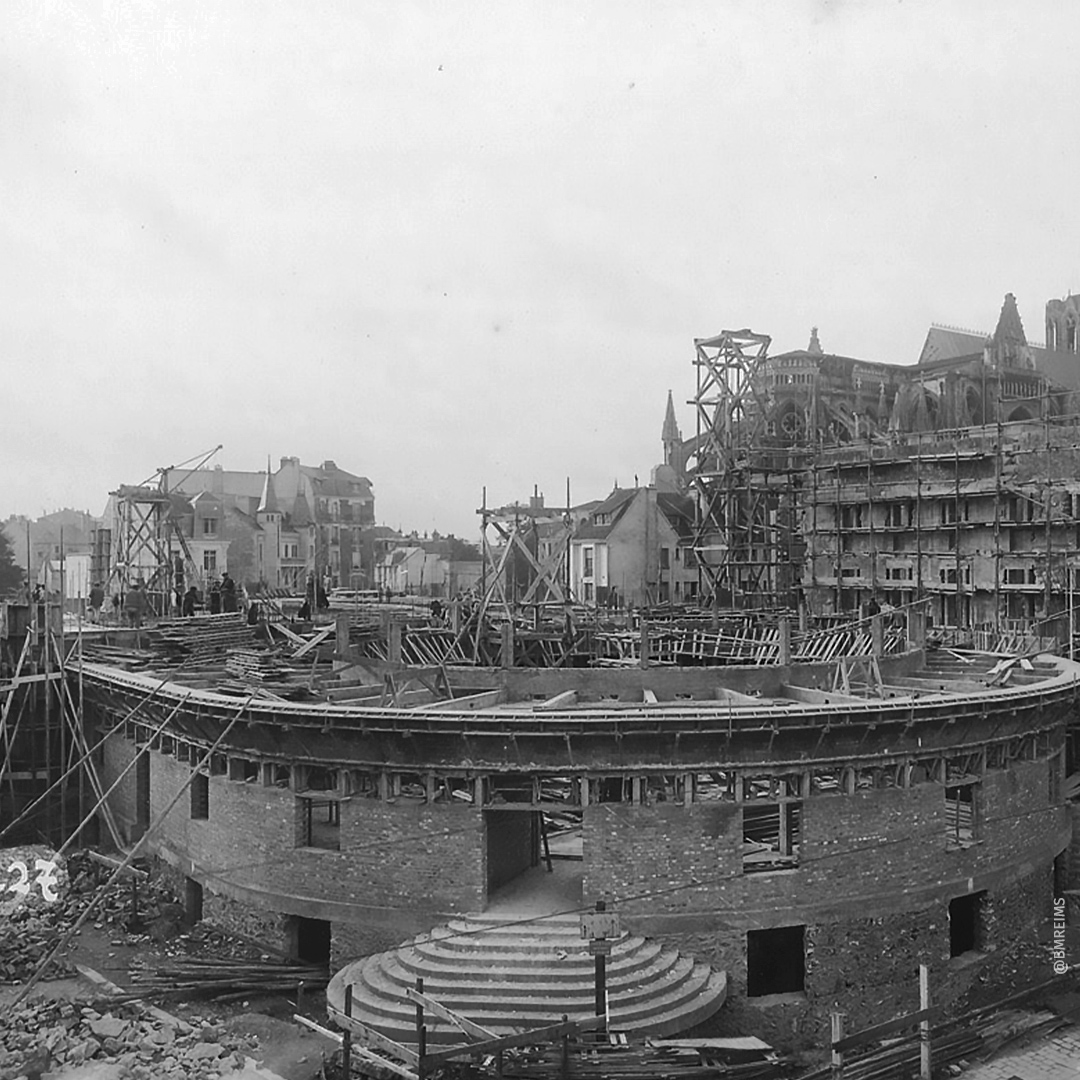 Construction de l'hôtel des Postes à partir de 1927. ©Reims, BM