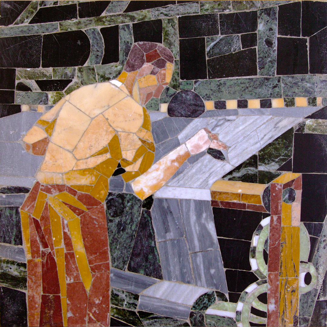 Détail des mosaïques conçues par A. Biret ornant le hall d'entrée. Ici, l'imprimerie. ©Ville de Reims
