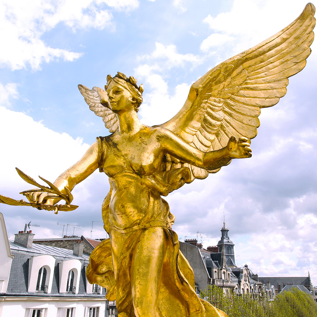 Victoire van Jean Barat, geplaatst in 1989, met de naam La Gloire. Het originele beeld werd gestolen tijdens de Duitse bezetting in 1942. ©Ville de Reims
