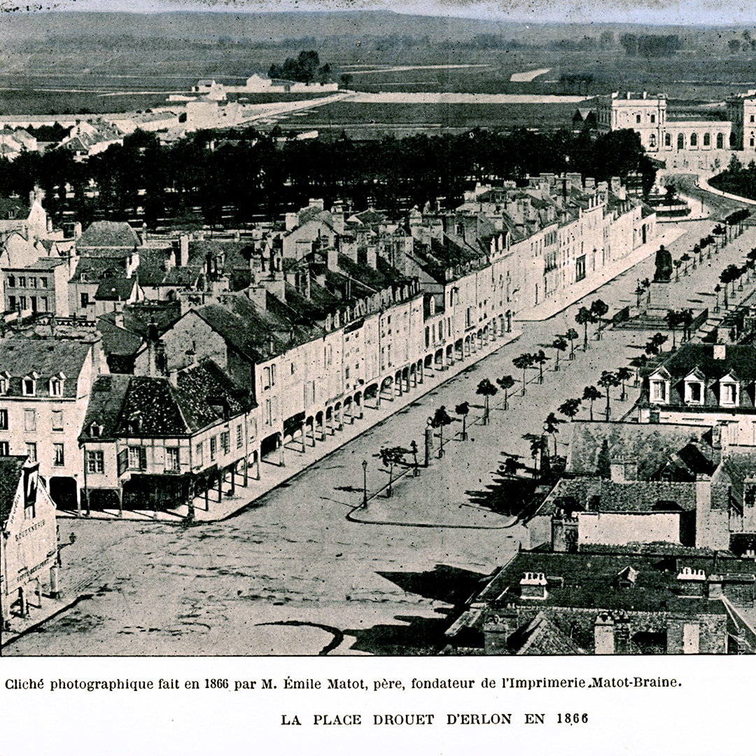 View of Place d'Erlon in 1866. ©Reims, BM