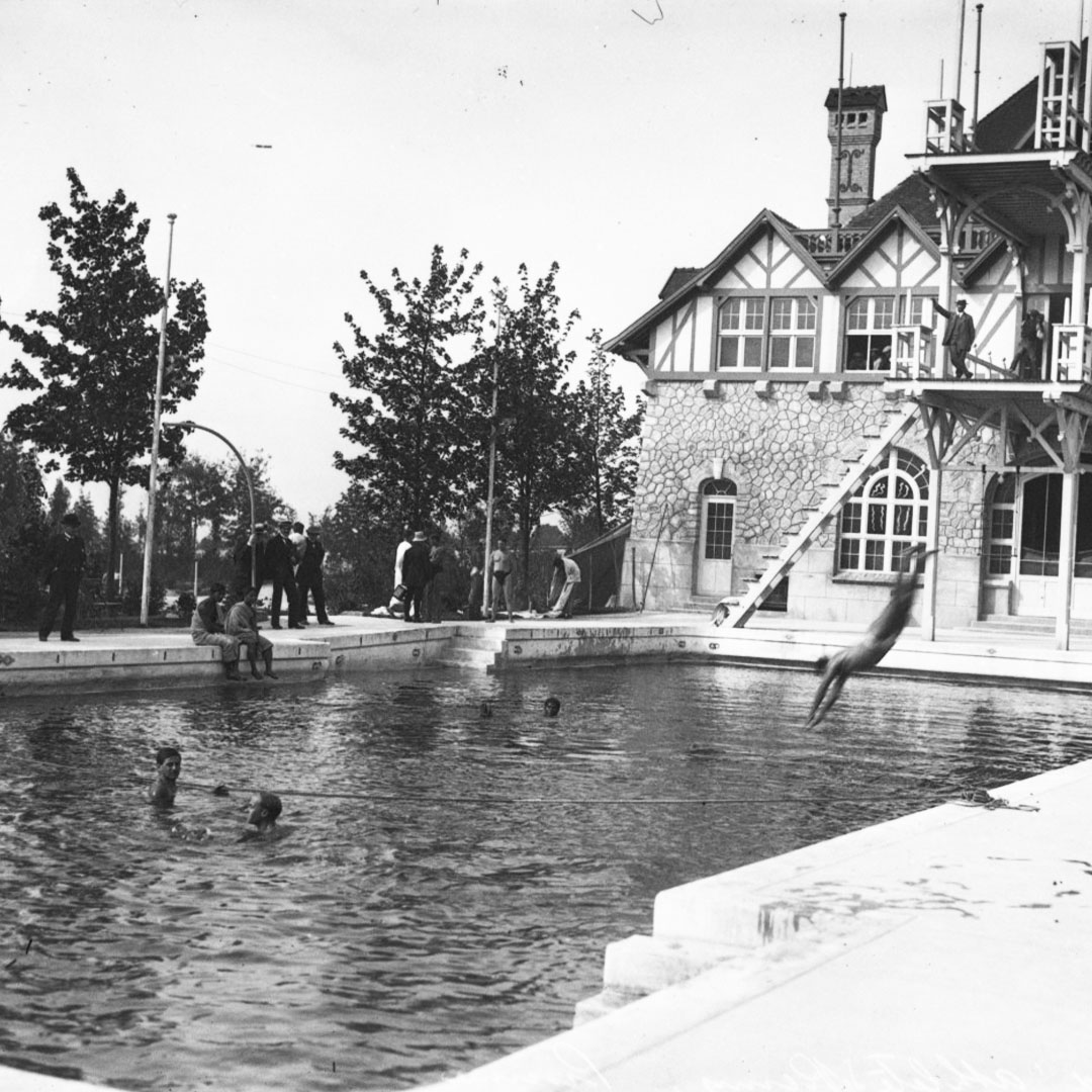 Piscine au Parc Pommery au début du XXe siècle. ©BNF