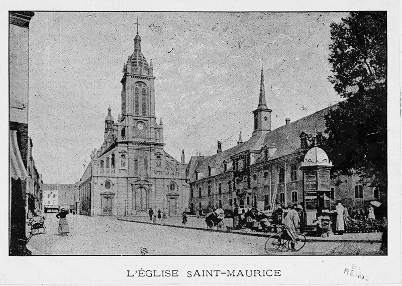 Parvis de l'église Saint Maurice